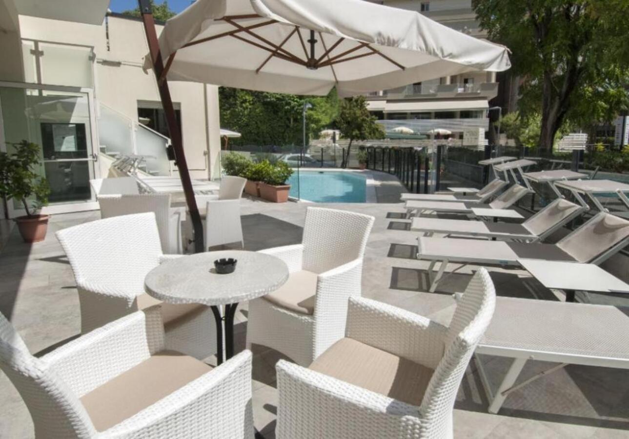 Hotel Bellevue Cattolica Exterior photo