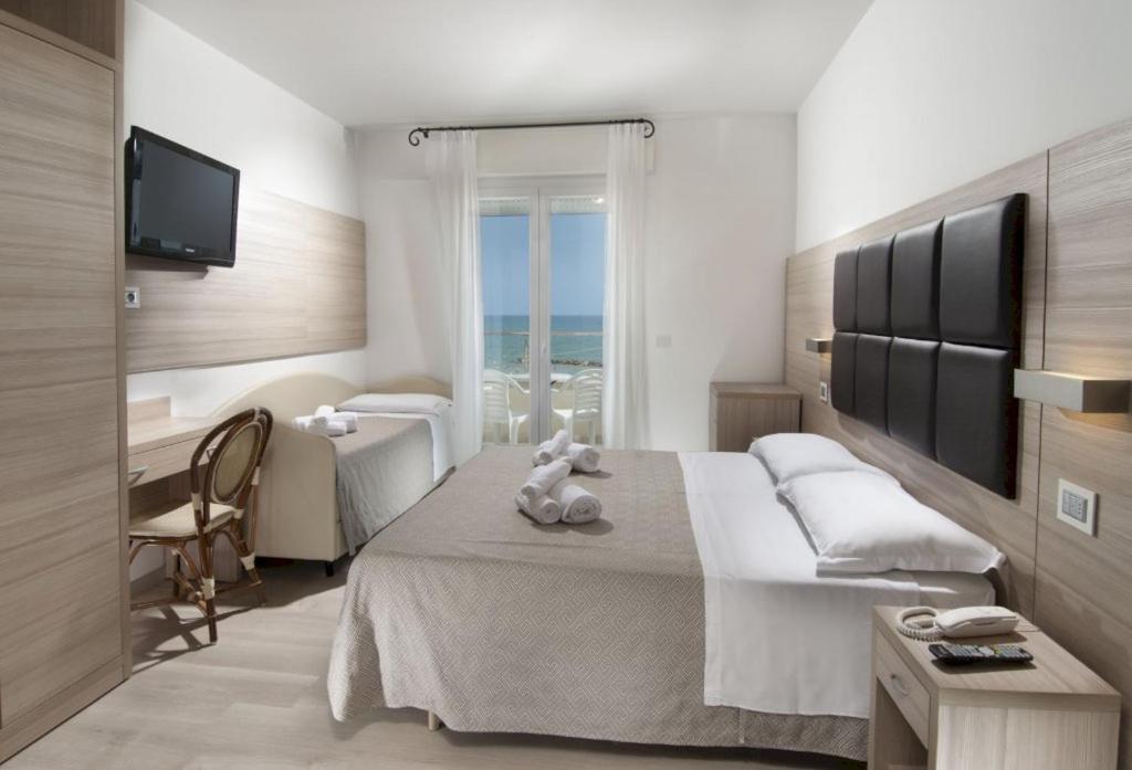 Hotel Bellevue Cattolica Exterior photo