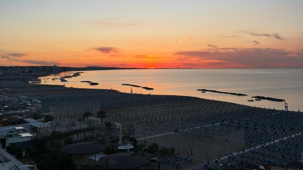 Hotel Bellevue Cattolica Exterior photo
