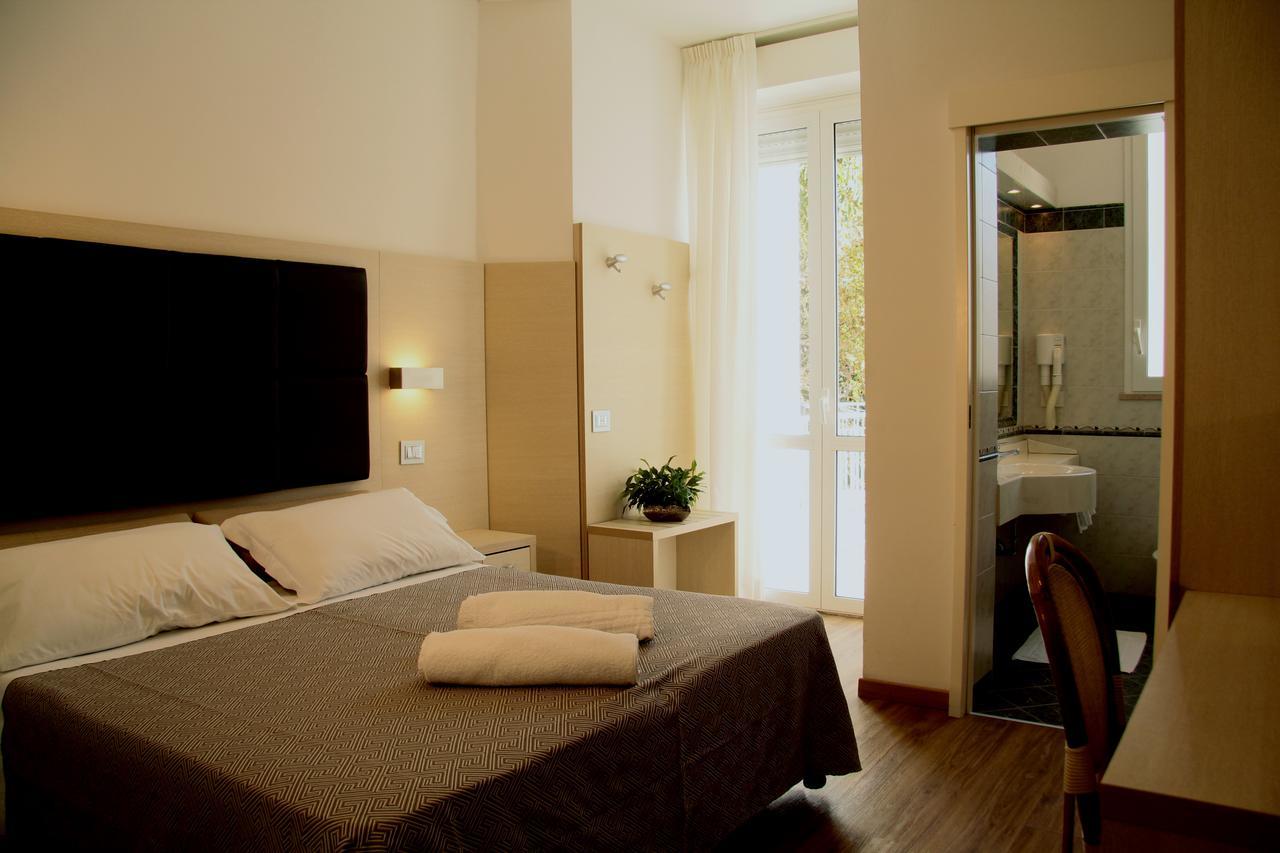 Hotel Bellevue Cattolica Exterior photo