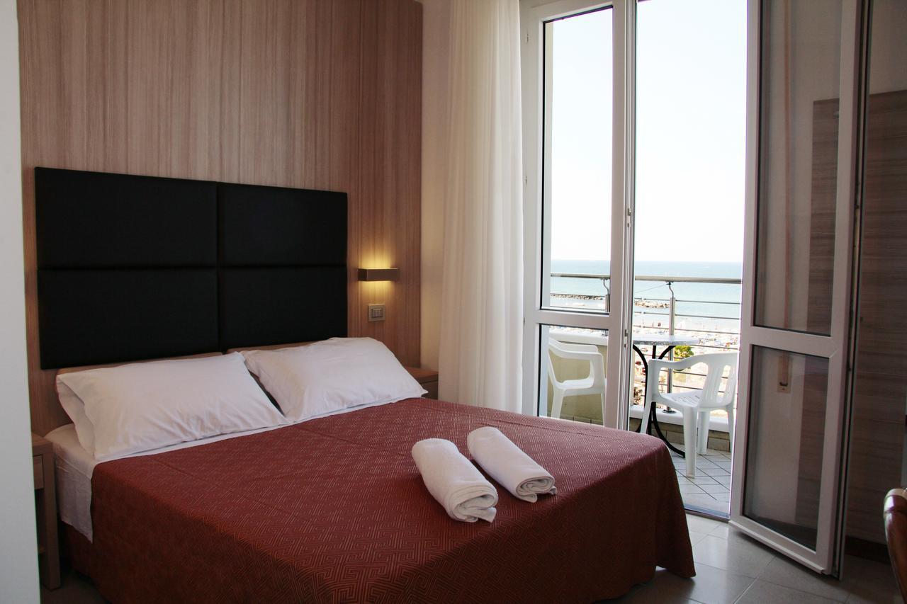 Hotel Bellevue Cattolica Exterior photo
